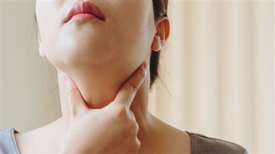 أسباب وأعراض الإصابة بسرطان الغدة الدرقية