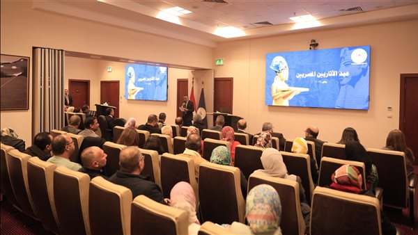  الاحتفال بعيد الآثاريين