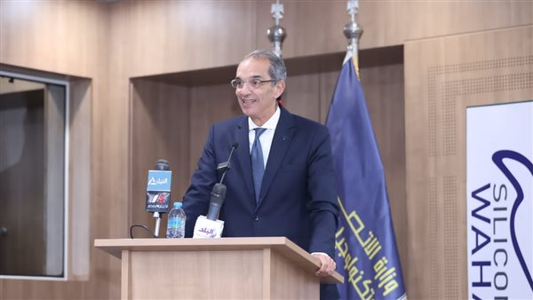 وزير الاتصالات