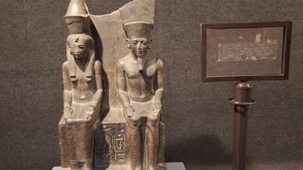  تمثال مزدوج للاله