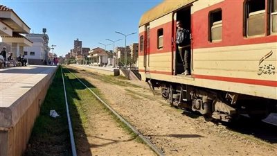 خروج قطار عن مساره في كفر الشيخ│صور