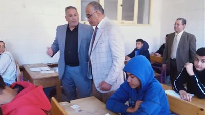 لعدم التزامه بتعليمات الامتحانات.. وكيل تعليم المنيا يحيل مدير مدرسة ثانوي للتحقيق