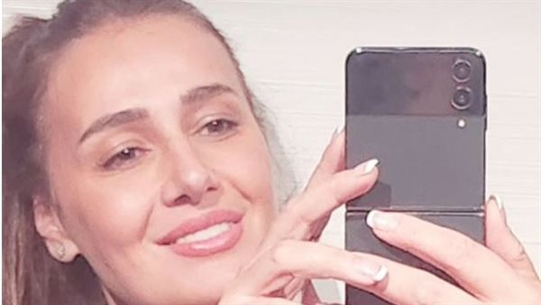 الفنانة حلا شيحة