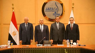 وزير النقل يوقع بروتوكولا لإنابة جهاز تنظيم النقل بطرح مزايدة لإدارة مرفق النقل الداخلي بالغربية