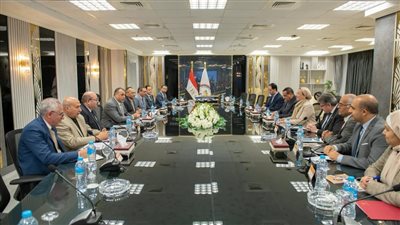 وزراء الإنتاج الحربي والبيئة والتنمية المحلية يبحثون مستجدات مشروعات المخلفات الصلبة