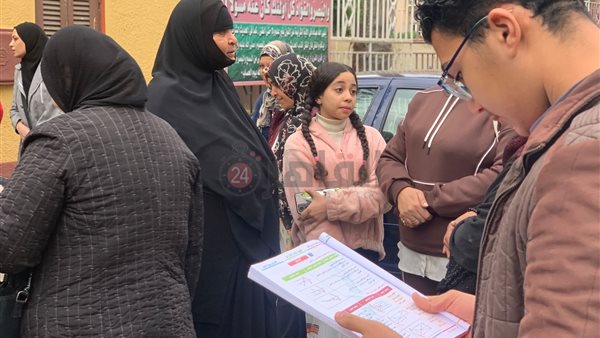 طلاب الشهادة الإعدادية-أرشيفية