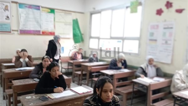 طلاب الشهادة الإعدادية