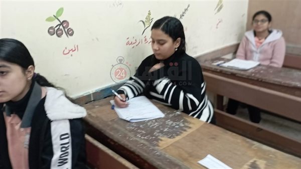 طلاب الشهادة الإعدادية