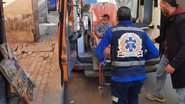 نقل الرضيع إلى مستشفى