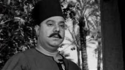 عمدة السينما.. لماذا صفق الفنان البريطاني تشارلز لوتون لـ صلاح منصور؟