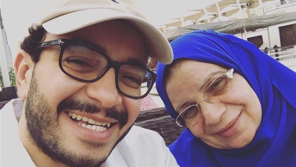 حسام داغر ووالدته