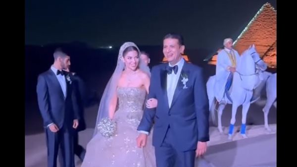 حفل زفاف في أهرامات
