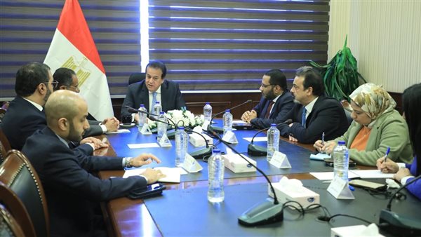 اجتماع وزير الصحة