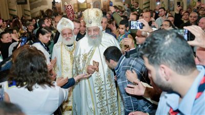 في عيد الغطاس.. نرصد 5 مشاهد من زيارة البابا تواضروس للإسكندرية 