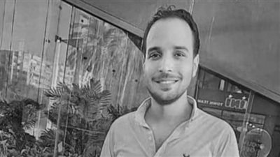 سيارة طائشة تدهس شابا على باب مصنع ببورسعيد.. وأسرته: كان بيساعدنا وزوجته حامل في أول طفل | فيديو