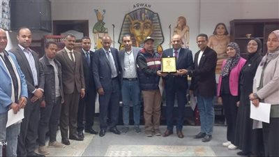 وكيل تعليم أسوان يلتقي عددا من المديرين الجدد ضمن 1000 مدير مدرسة