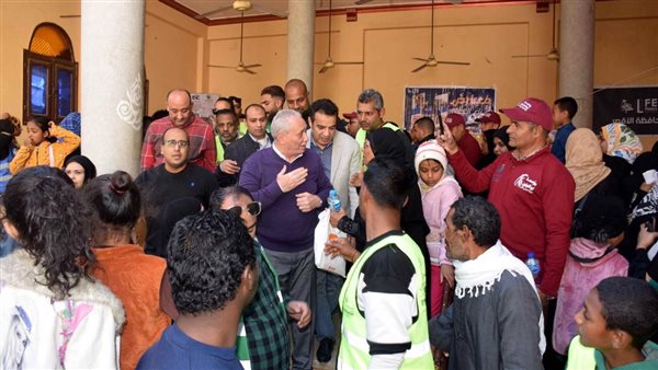 محافظ الأقصر وحملة