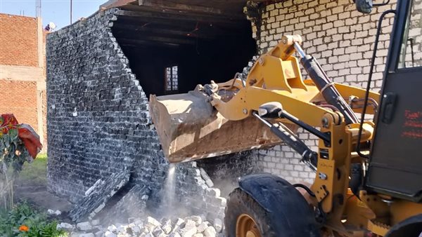 إزالة تعدي على الأراضي