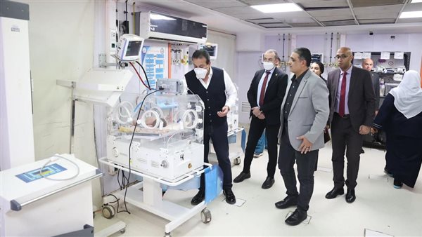 جولة مفاجئة لوزير