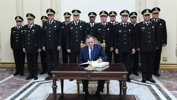  وزير الداخلية والمجلس