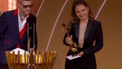 نيللي كريم تفوز بجائزة أفضل ممثلة عن فئة السينما في حفل Joy Awards