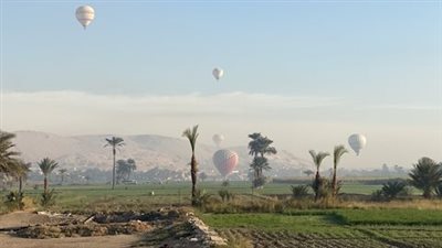 انطلاق 35 رحلة بالون طائر تقل 875 سائحا بالأقصر