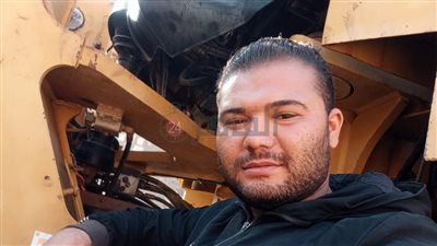 شاب بالفيوم يعثر على مبلغ مالي ويرده إلى صاحبه ويرفض مكافأة: أبويا رباني على رد الأمانة