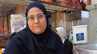 قصة كفاح بائعة حمص على كرسي متحرك: بشقى على تعليم عيالي عشان يطلعوا أحسن مني |بث مباشر