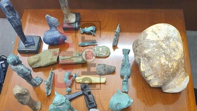 التحقيق مع شخصين نقبا عن الآثار بالمطرية 