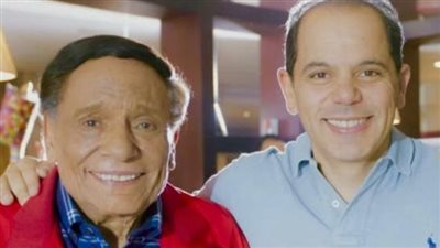 رامي إمام يوجه رسالة لوالده الزعيم بعد تكريمه في Joy Awards: حرصت على تربيتنا وزرع الخير والاحترام فينا