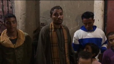 كلب ضال يهاجم المواطنين بسوهاج.. والأهالي: نازل من الجبل وعامل رعب |صور وفيديو