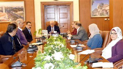 محافظ بورسعيد يوجه بدراسة إقامة سوق حضاري نموذجي بالزهور