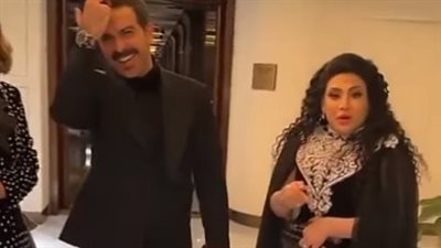 يخربيت العيون.. لقاء عفوي بين بدرية طلبة ومحمود نصر في حفل Joy Awards