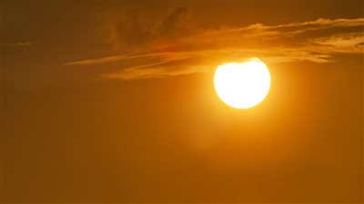 تضاعفت 3 مرات.. الجمعية الفلكية بجدة ترصد بقعة شمسية كبيرة باتجاه الأرض