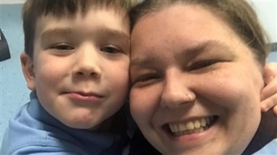 بعد وفاة ابنها.. بريطانية تحذر الأمهات من عدم حصول أطفالهن على لقاح الحصبة