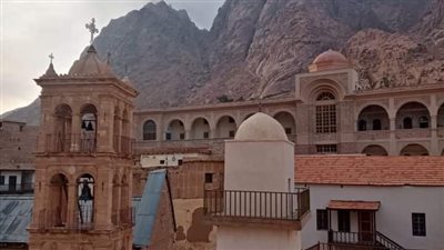 سحب وغيوم وتوقعات بسقوط أمطار على سانت كاترين اليوم