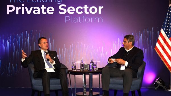  وزير السياحة والآثار