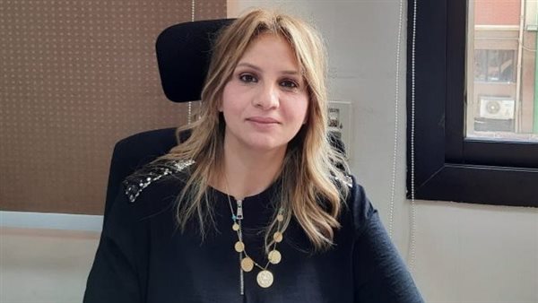 عميدة اداب عين شمس