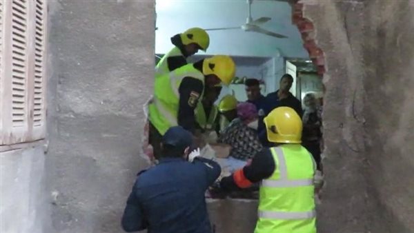 نقل السيدة المسنة