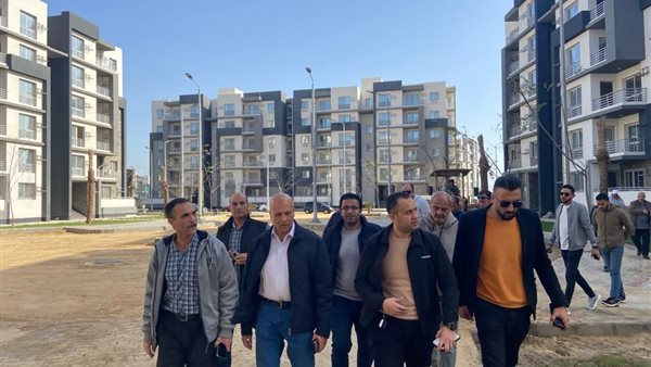 زيارة مسئولو الإسكان