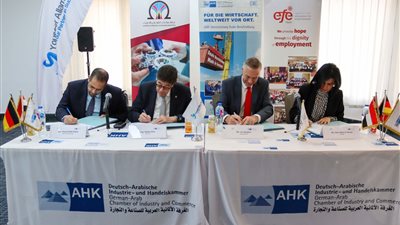 غرفة الطباعة: تدريب الشباب على فنون الطباعة والتغليف وتوفير فرص عمل لهم