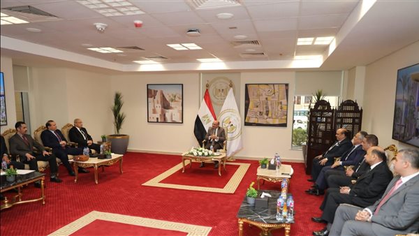 وزير العدل يلتقي