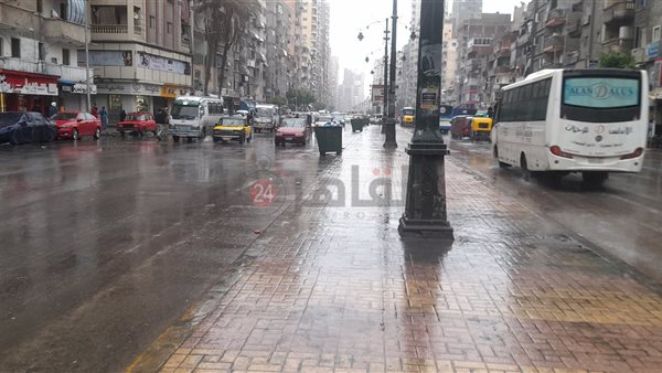 سقوط أمطار غزيرة