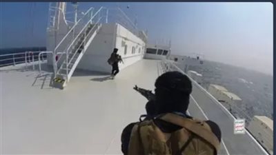 الحوثي تعلن استئناف العمليات ضد السفن الإسرائيلية وحظر مرورها 