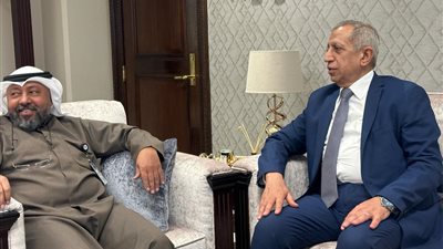 رئيس الأكاديمية العربية يلتقي نائب رئيس شركة النفط الكويتية لبحث التعاون المشترك