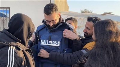 المصور الفلسطيني معتز العزايزة: بحب الحياة وبرفض أي فكرة تربط الغزاوي بالموت 