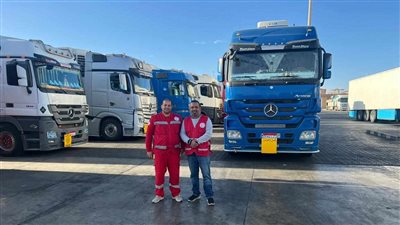 الهلال الأحمر بالغردقة ينهي إجراءات استلام شحنة مساعدات قادمة من الكويت لدعم أهالي غزة