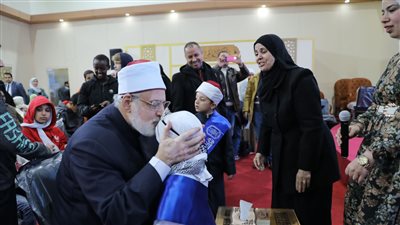 دعما للقضية الفلسطينية.. براعم الأزهر يبهرون رواد معرض الكتاب في أول أيامه بالعروض الفنية | صور 