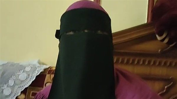 سيدة تستغيث من شقيق