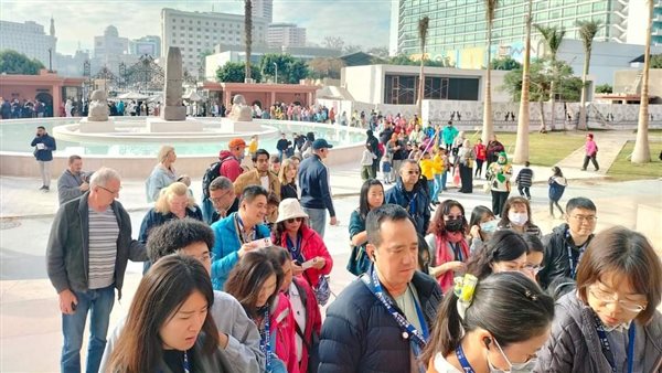 إقبال كبير من الزائرين